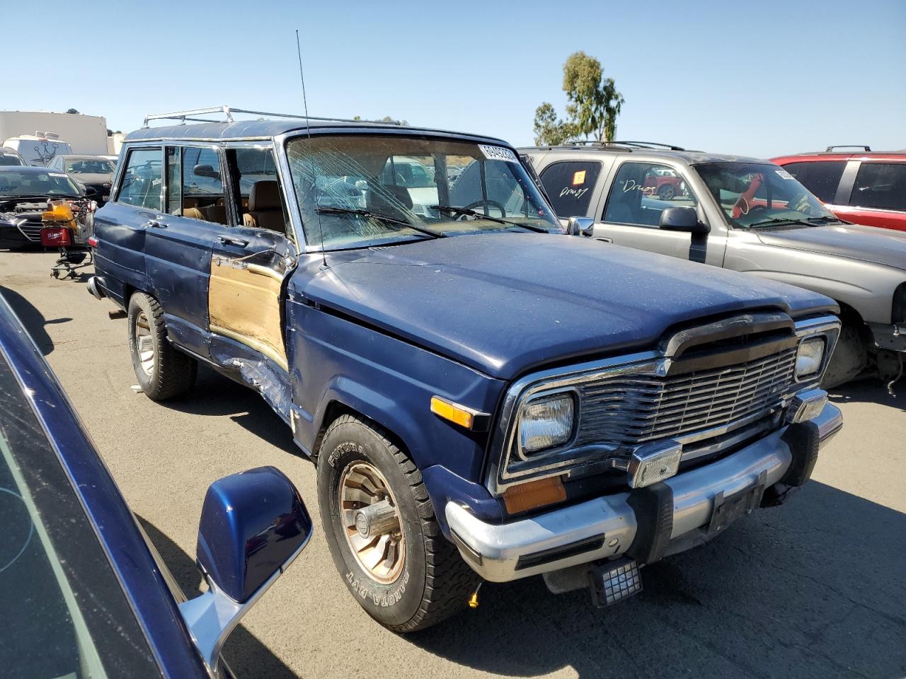 1986 Jeep Grand Wagoneer - Image 4