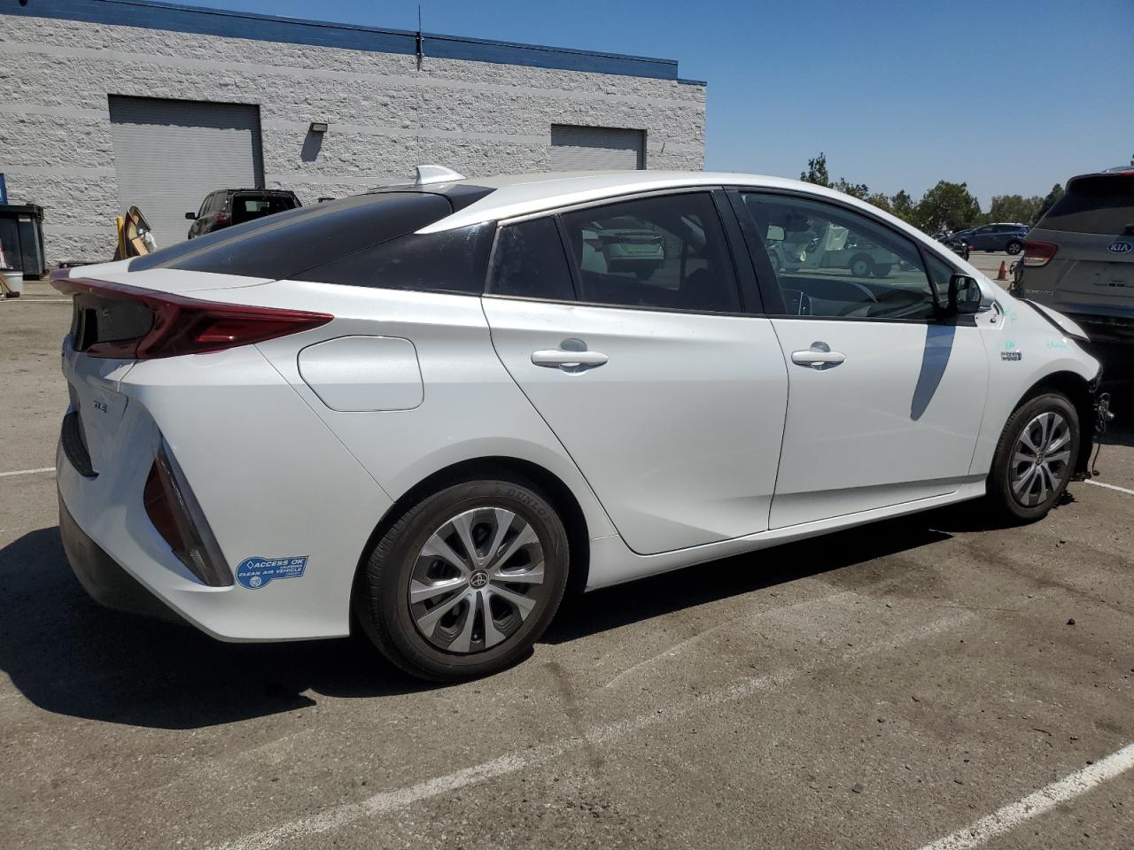 JTDKAMFP3M3196022 2021 Toyota Prius Prime Le