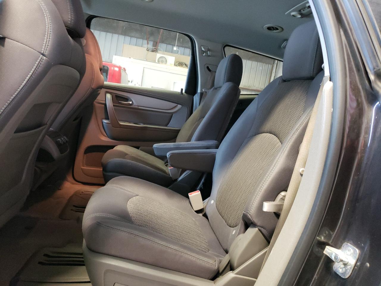 2015 Chevrolet Traverse - Image 11