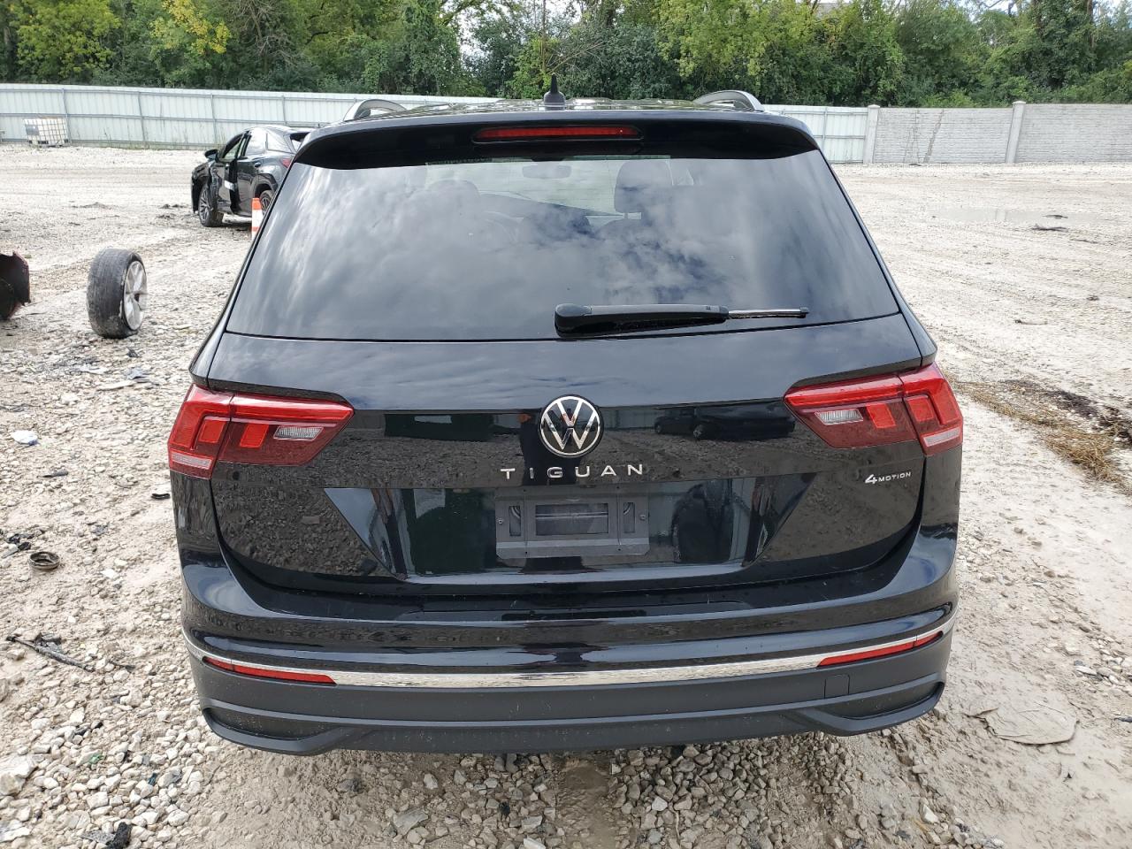 3VVFB7AX3PM010359 Volkswagen Tiguan S 6