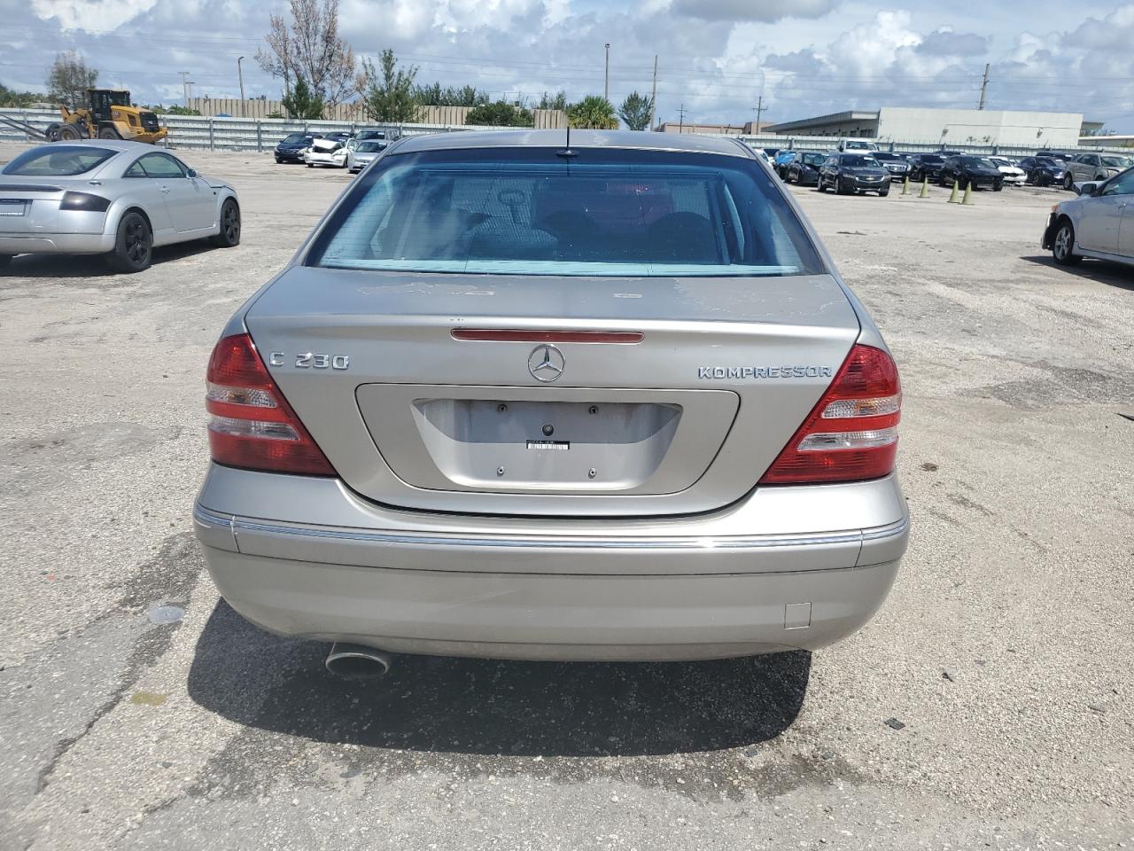 2005 Mercedes-Benz C 230K Sport Sedan VIN: WDBRF40J85F640885 Lot: 69603944