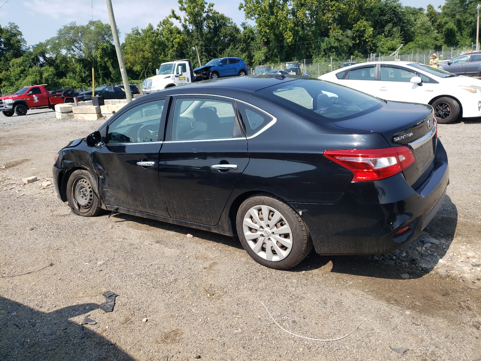 2016 Nissan Sentra S vin: 3N1AB7AP1GY318585