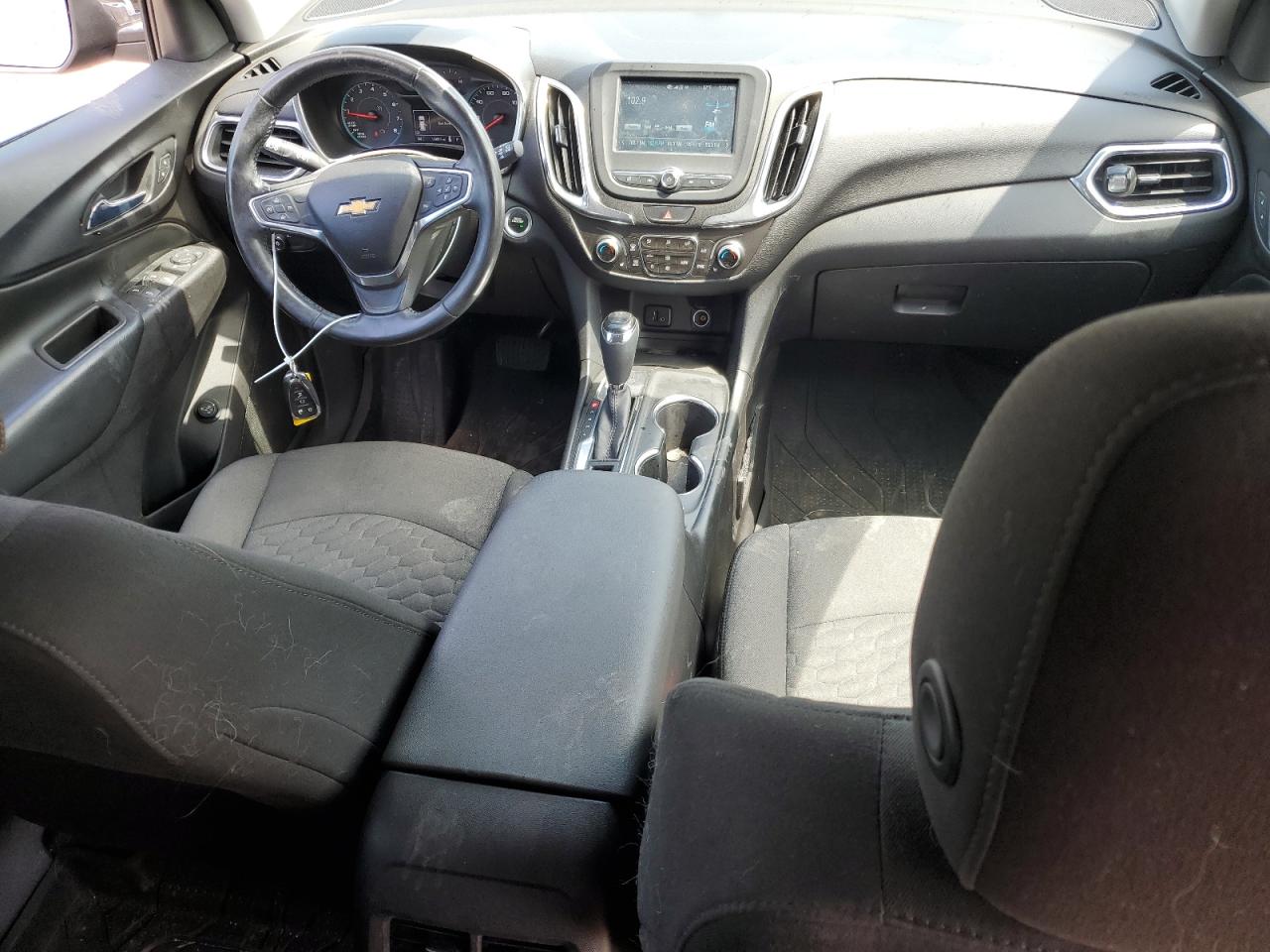 3GNAXJEV6JL302950 2018 Chevrolet Equinox Lt