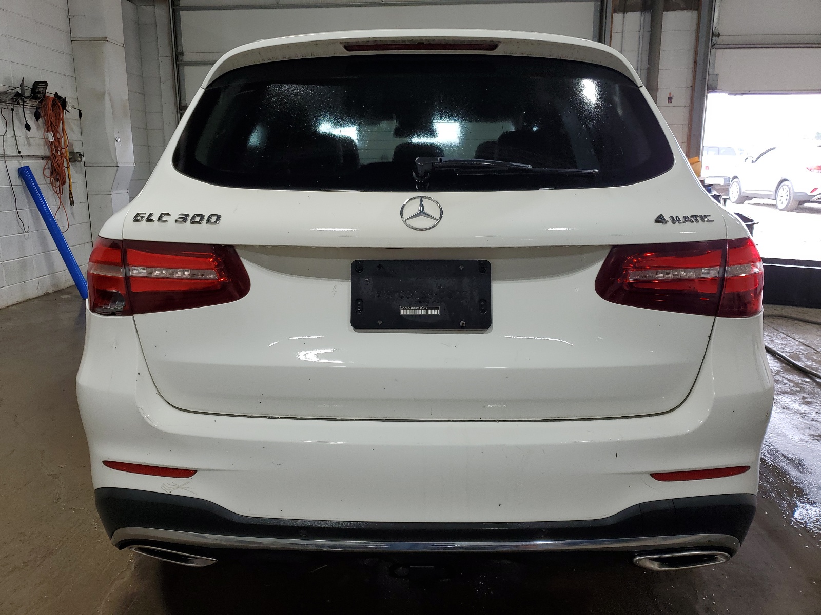 WDC0G4KB7GF092663 2016 Mercedes-Benz Glc 300 4Matic