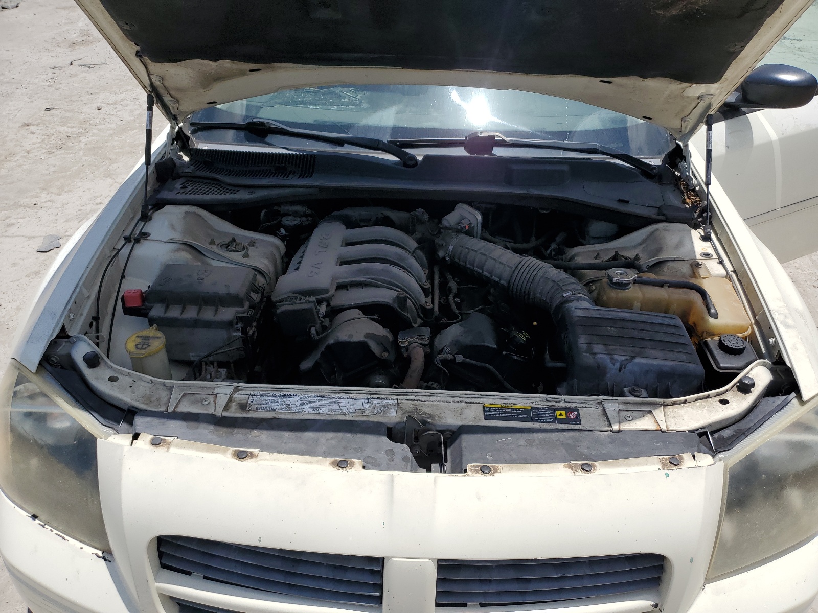2D4FV48TX5H629501 2005 Dodge Magnum Se