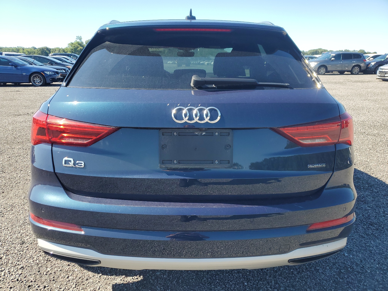 WA1AECF37L1068605 2020 Audi Q3 Premium