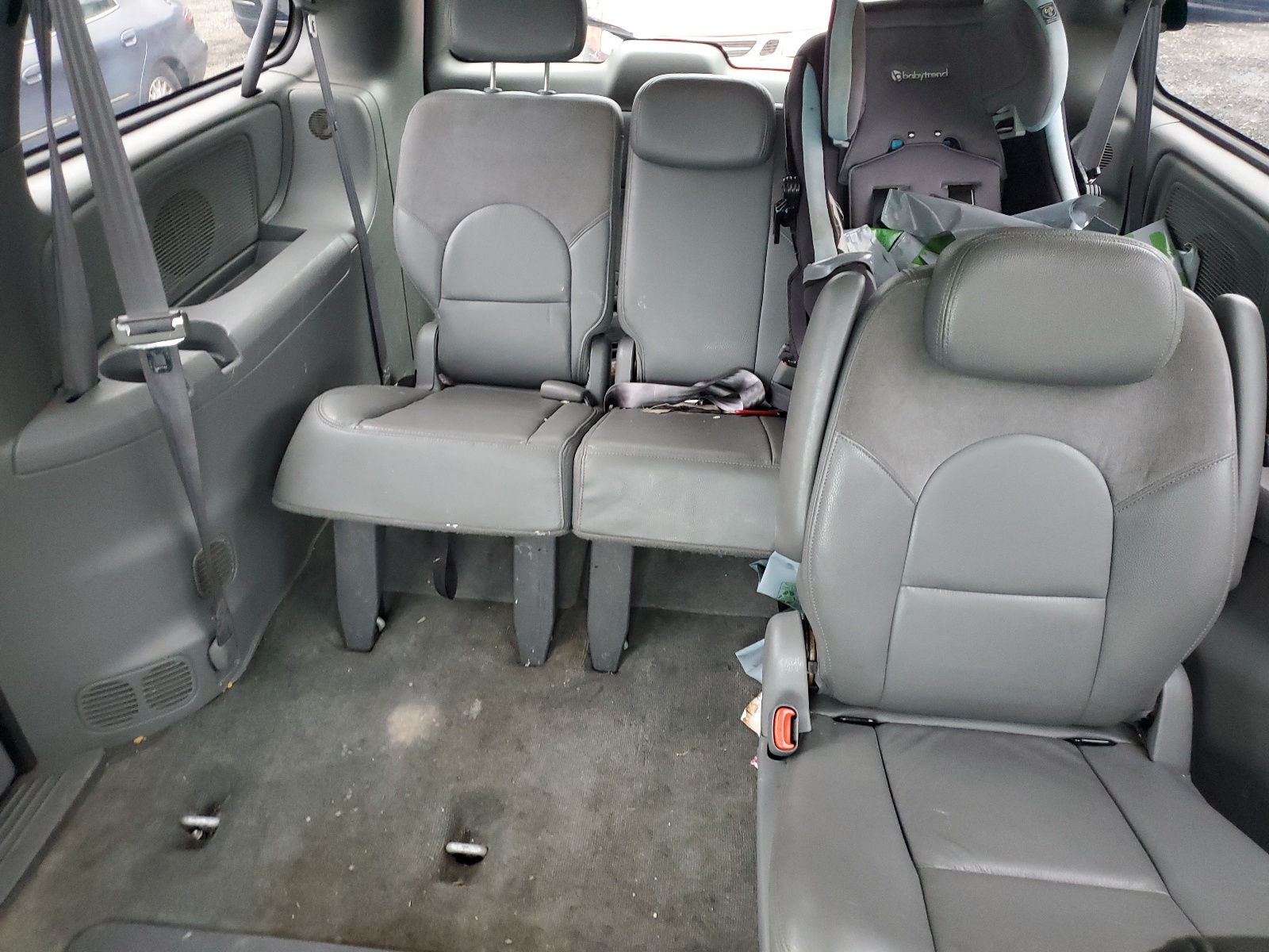 2C4GP64L95R168587 2005 Chrysler Town & Country Limited