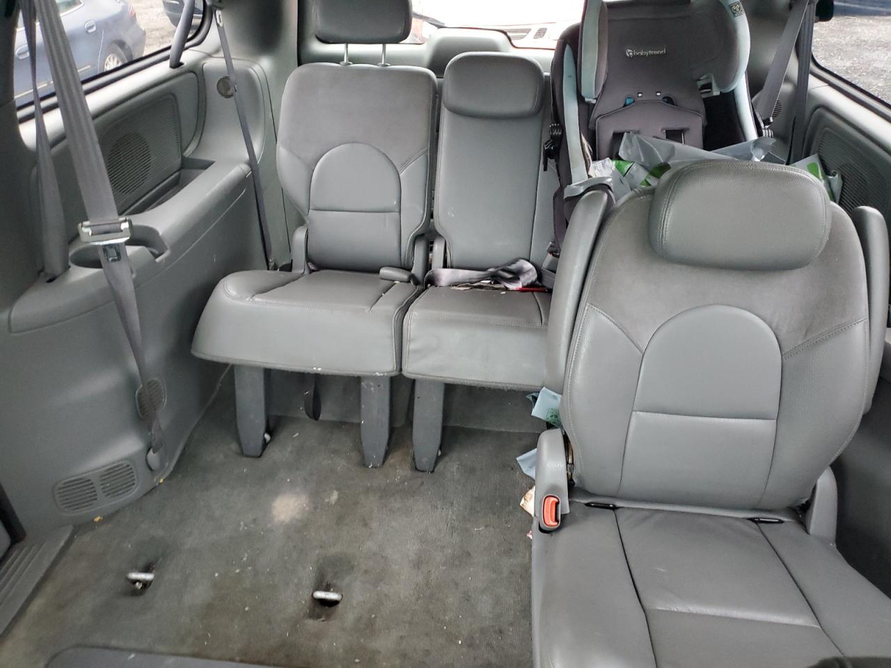 2005 Chrysler Town & Country Limited VIN: 2C4GP64L95R168587 Lot: 66696284