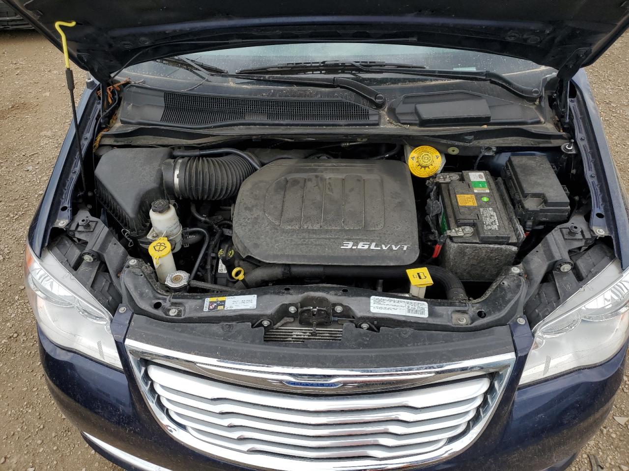 2015 Chrysler Town & Country Touring L VIN: 2C4RC1CG4FR555044 Lot: 64796404