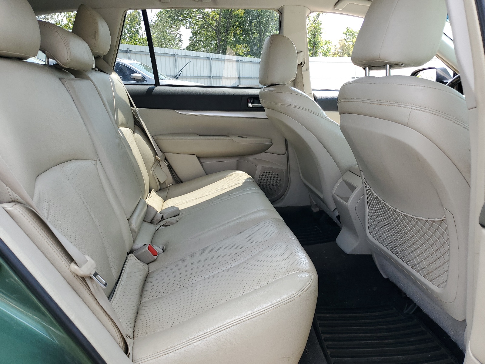 4S4BRBCC7B3418259 2011 Subaru Outback 2.5I Premium