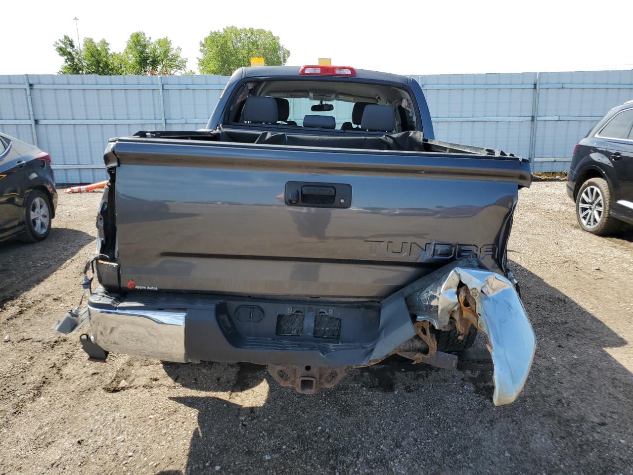 5TFDW5F11FX421481 2015 Toyota Tundra Crewmax Sr5