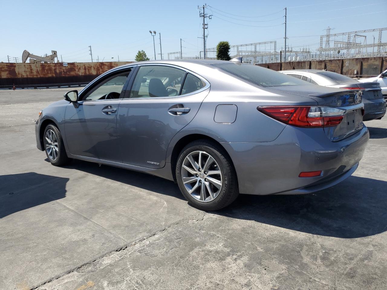 JTHBW1GG1G2124582 2016 LEXUS ES - Image 2