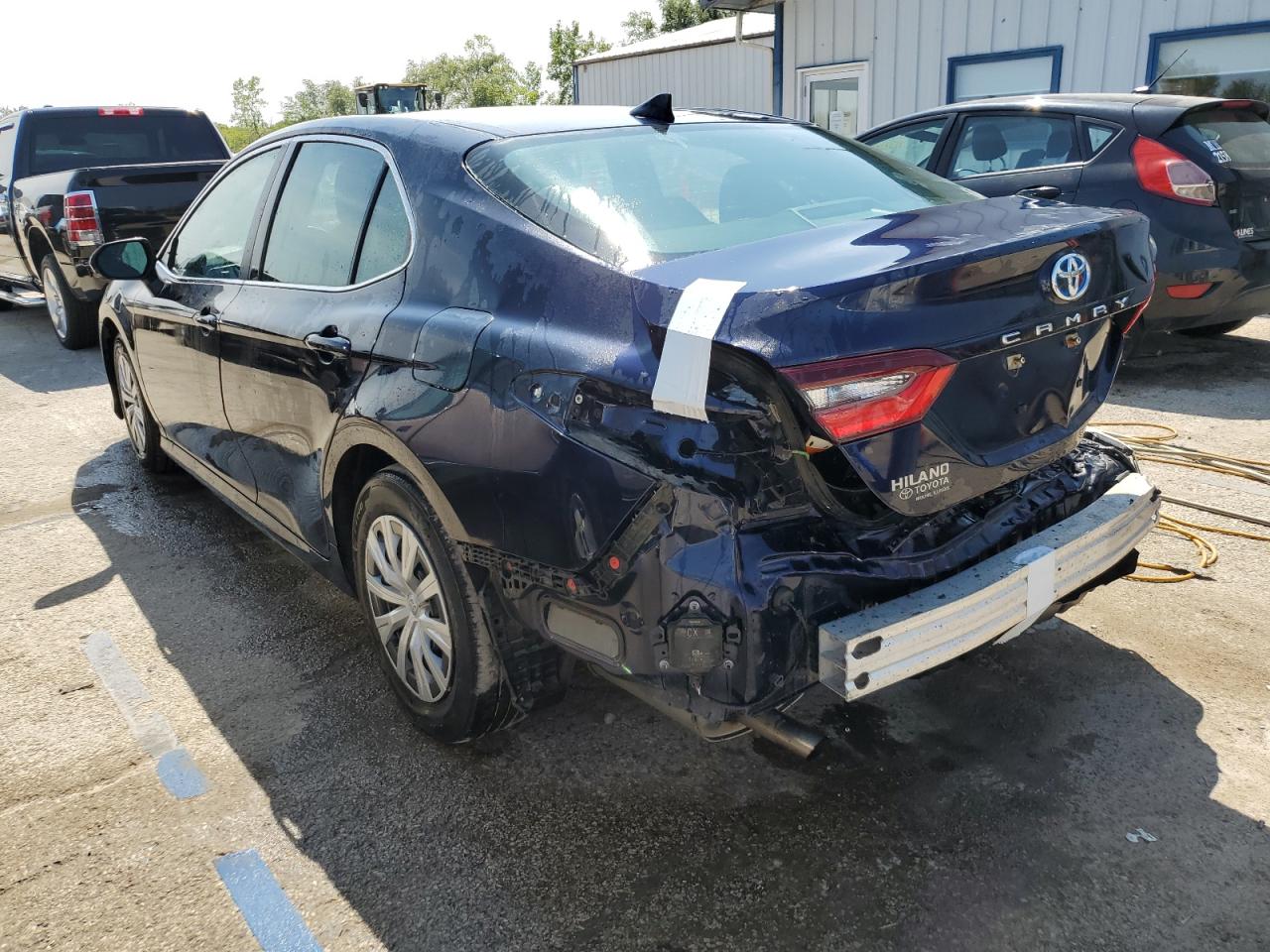 4T1C31AK3NU570810 2022 TOYOTA CAMRY - Image 2