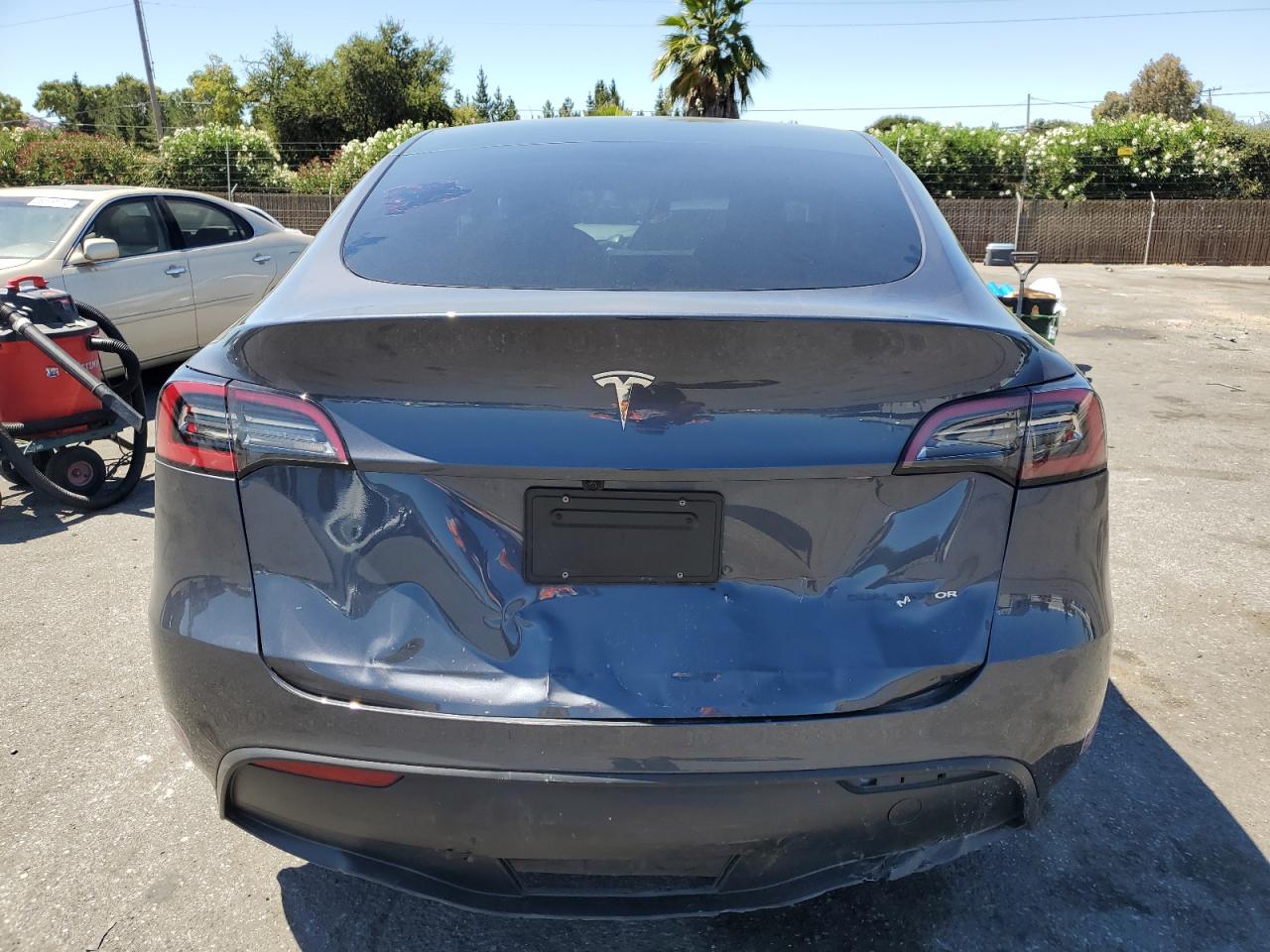 7SAYGDEE8PF904137 2023 Tesla Model Y