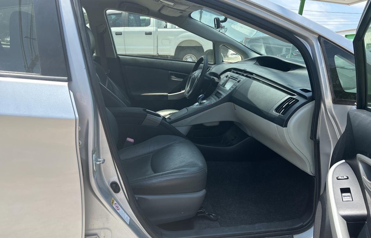 2014 Toyota Prius - Image 5