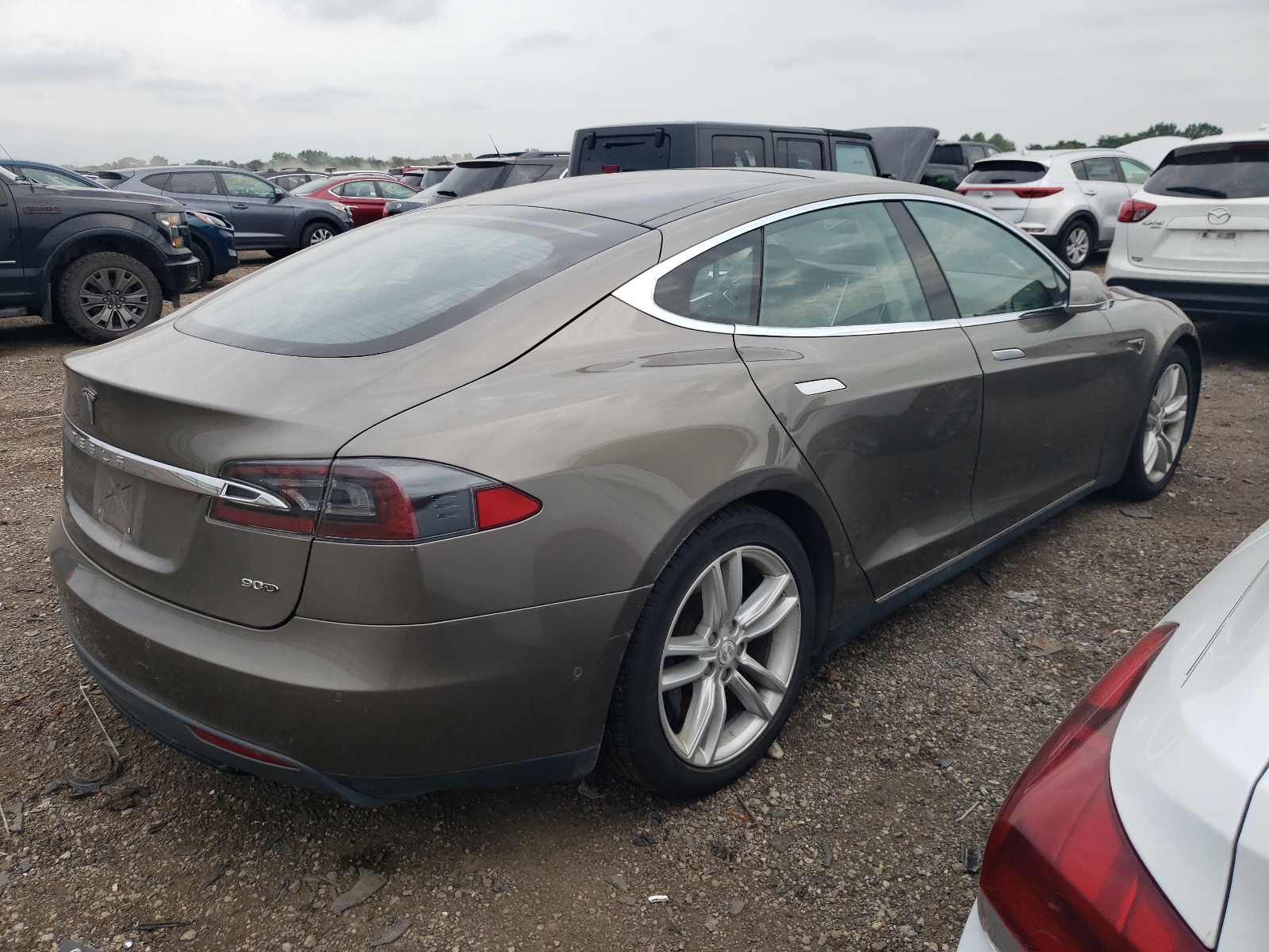 2015 Tesla Model S vin: 5YJSA1E29FF113302