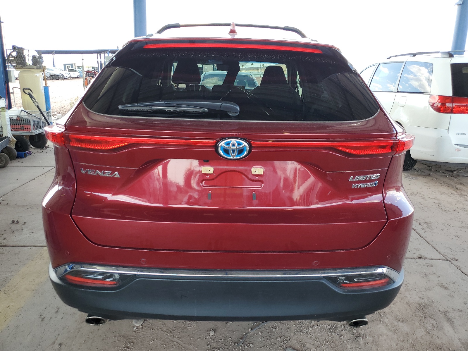 JTEAAAAH0MJ006100 2021 Toyota Venza Le