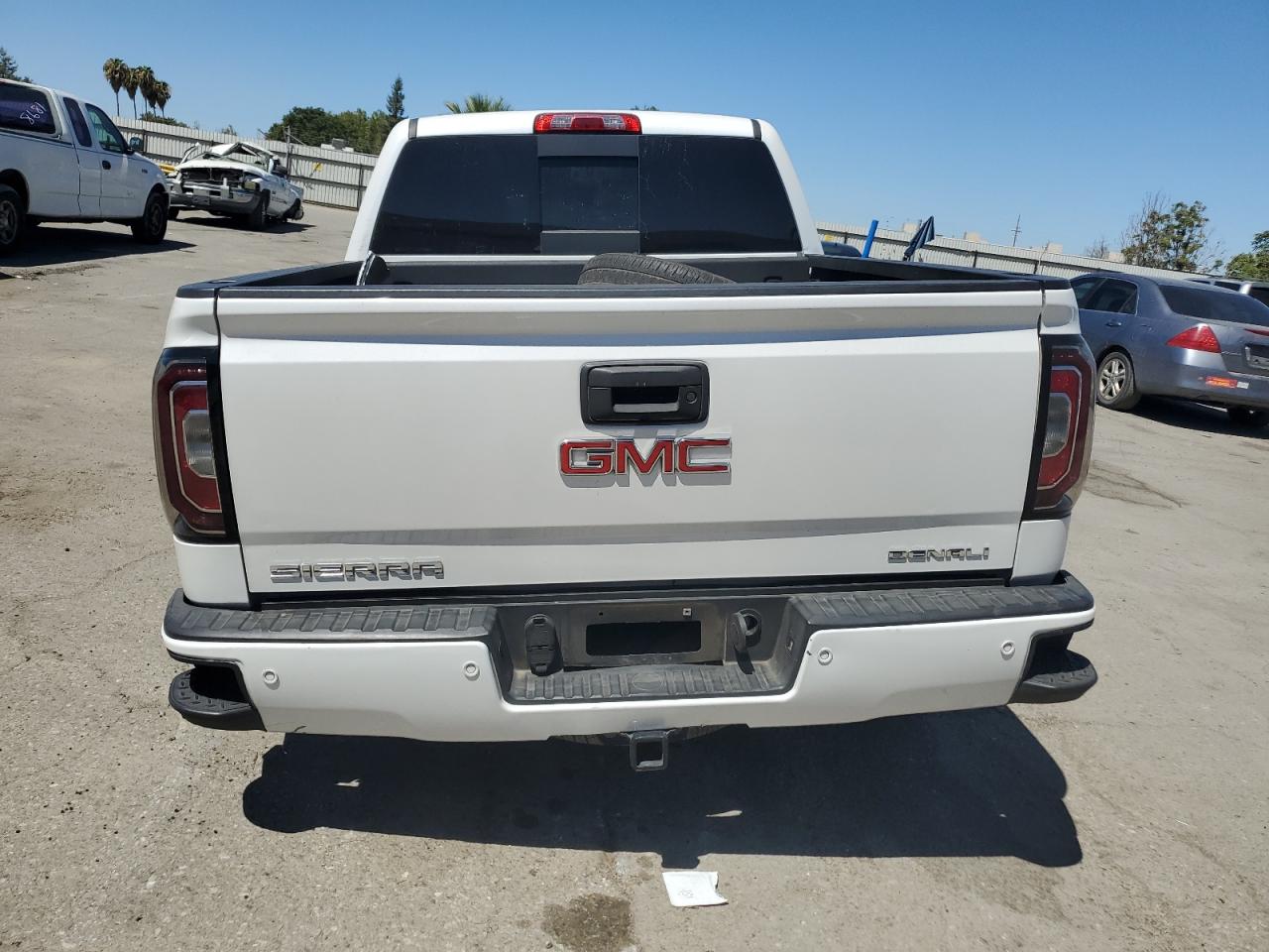 2018 GMC Sierra - Image 6