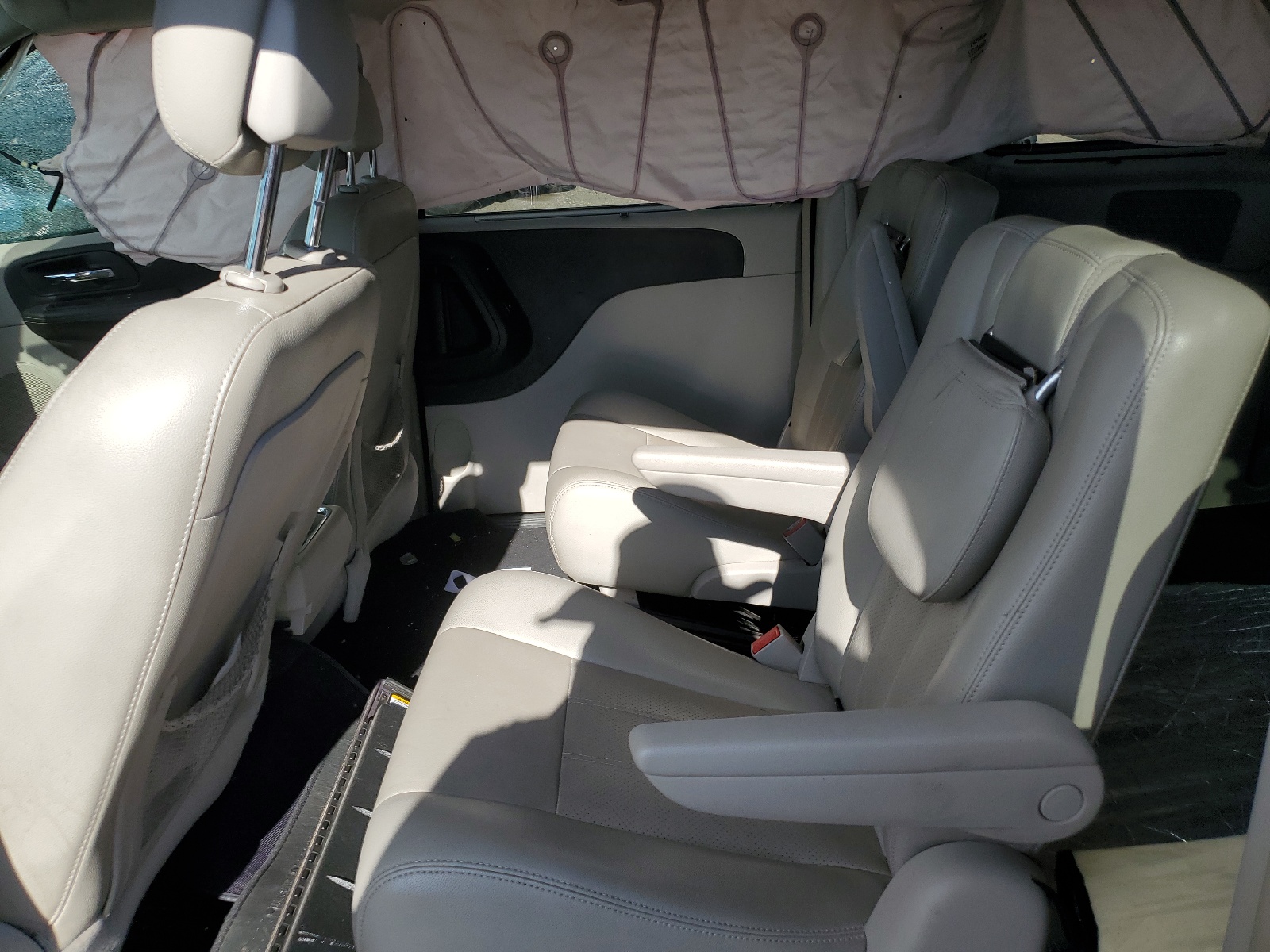 2A4RR8DG5BR635771 2011 Chrysler Town & Country Touring L