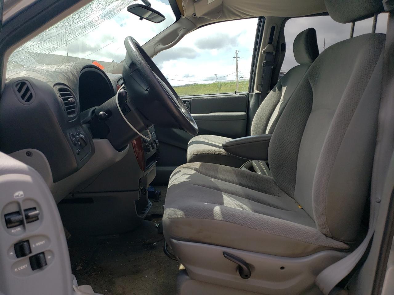 2005 Chrysler Town & Country Lx VIN: 2C4GP44R05R319311 Lot: 65891844