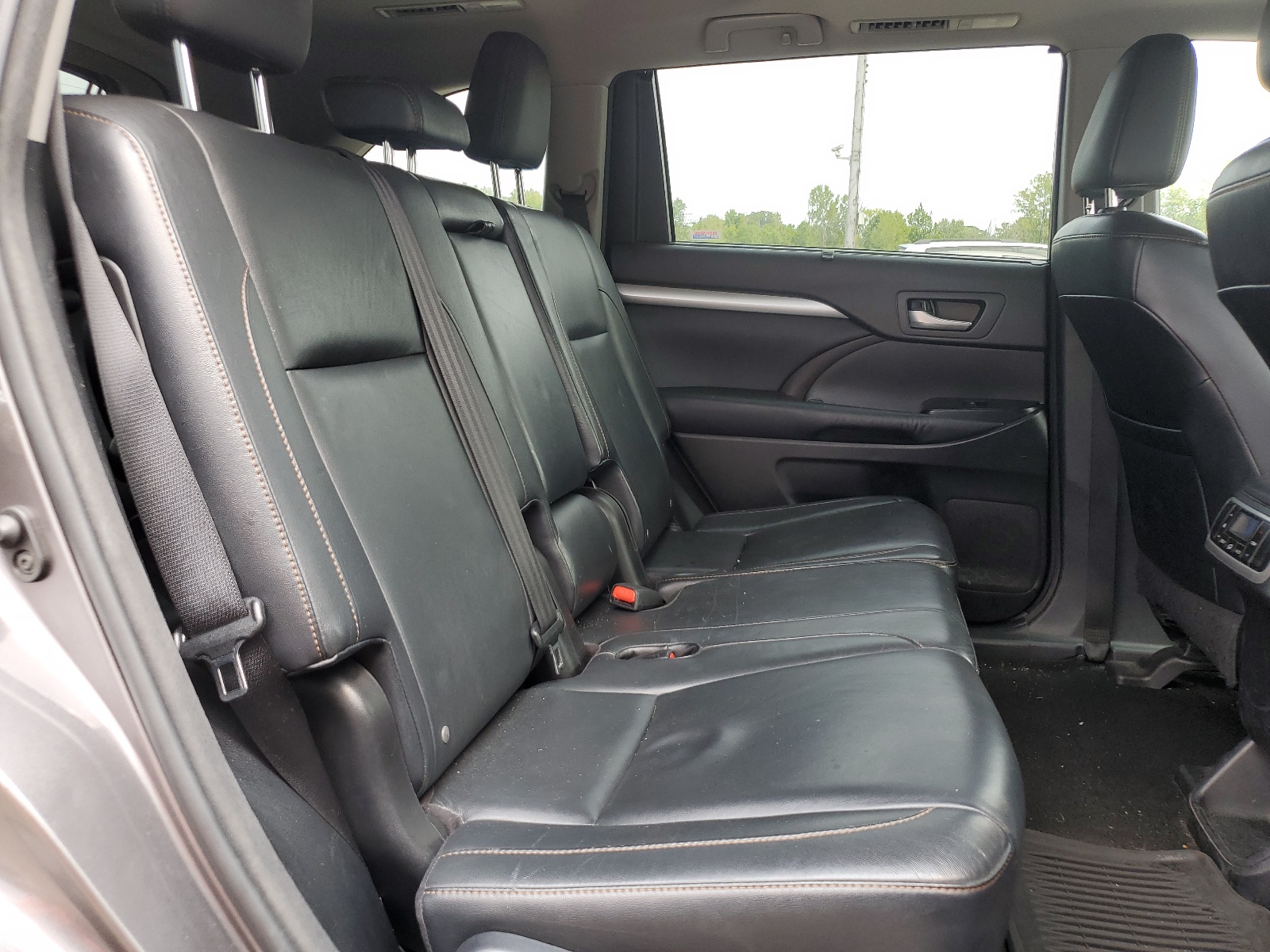 5TDJKRFH4GS258142 2016 Toyota Highlander Xle