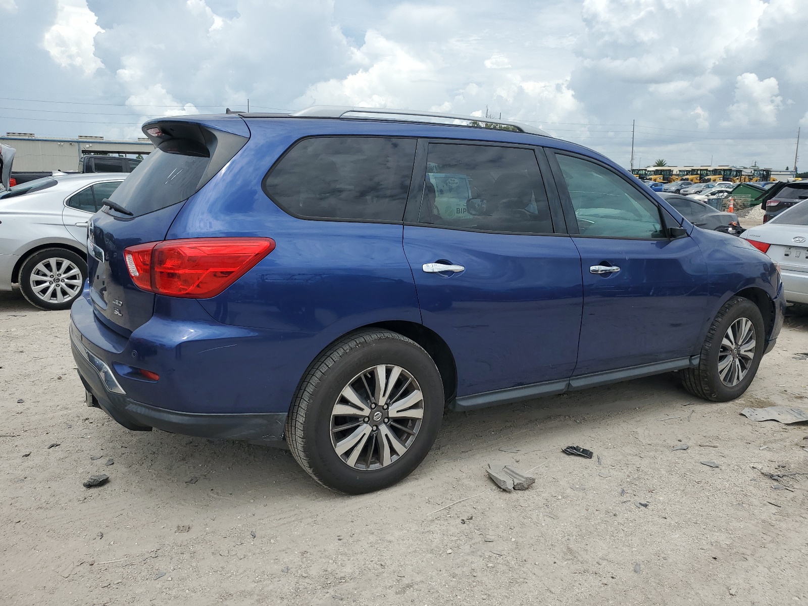 2017 Nissan Pathfinder S vin: 5N1DR2MM9HC674962