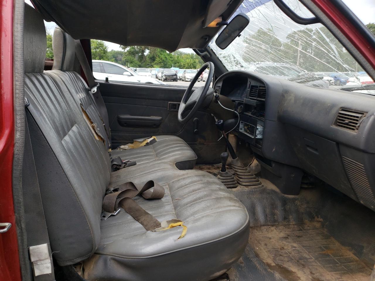 1992 Toyota Pickup 1/2 Ton Short Wheelbase Dlx VIN: JT4RN01P4N0033921 Lot: 66487754