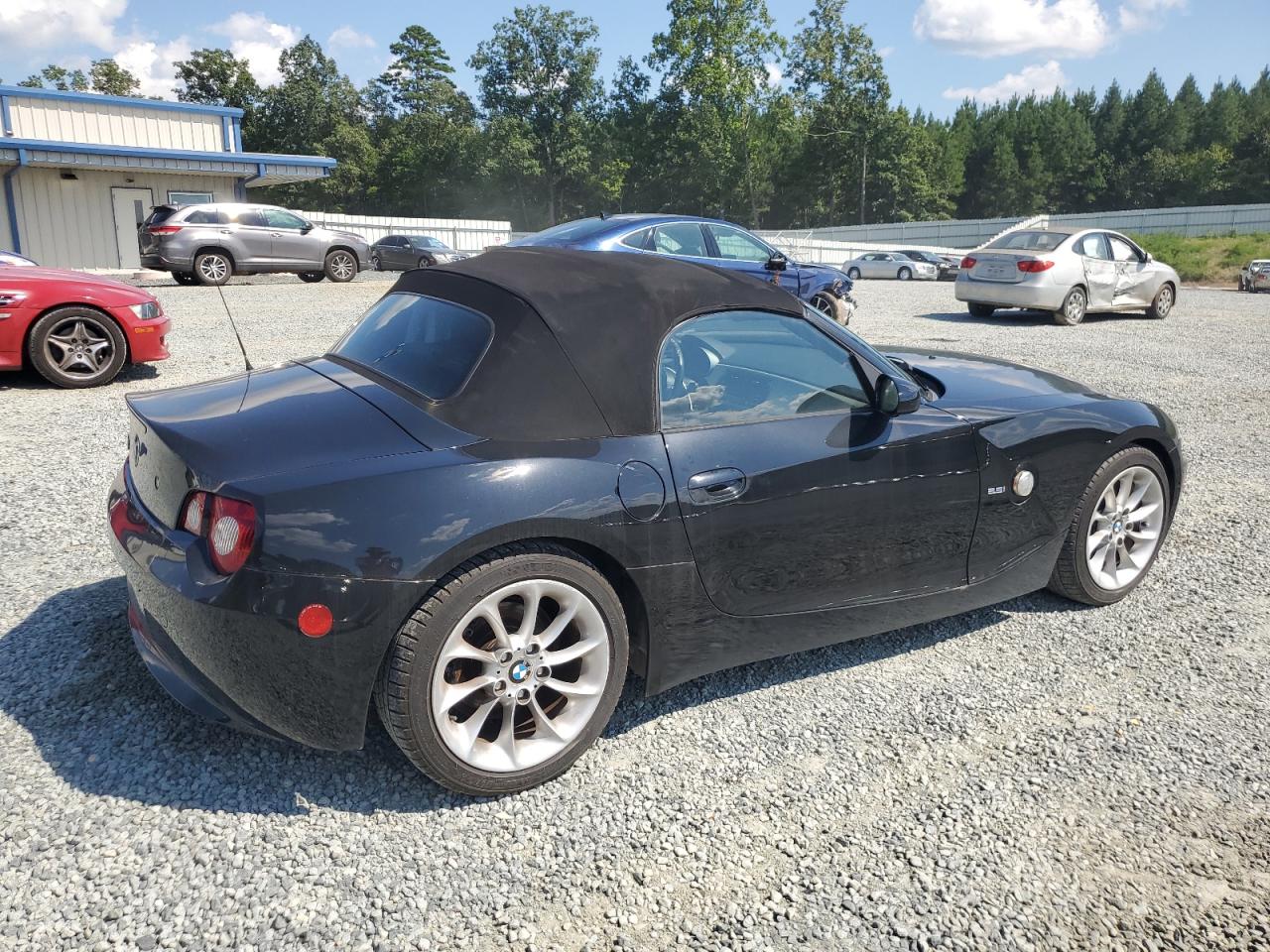 2005 BMW Z4 2.5 VIN: 4USBT33555LR70547 Lot: 67701954