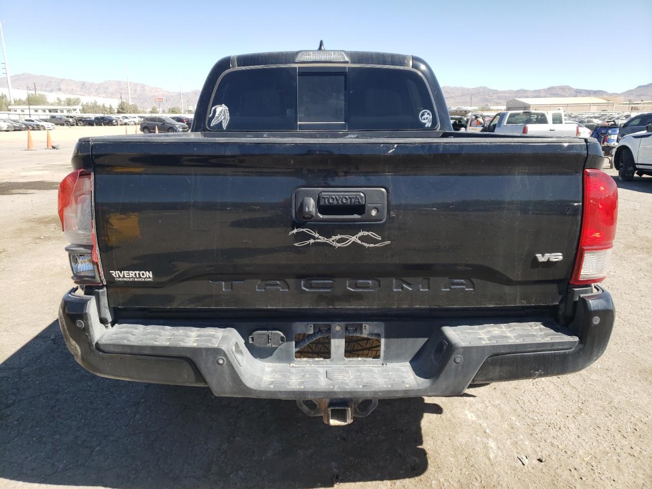 3TMCZ5AN3JM126006 2018 Toyota Tacoma Double Cab