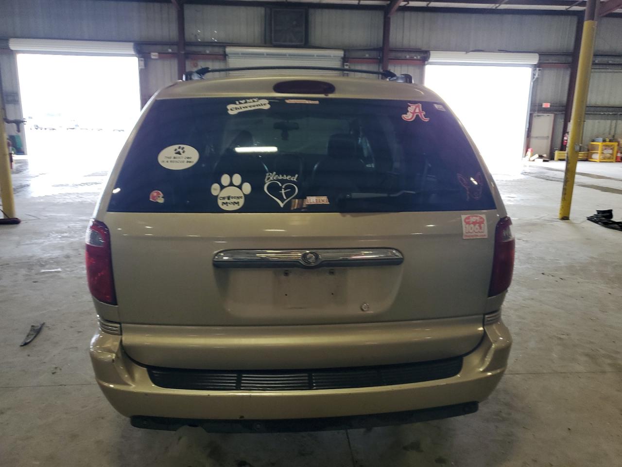 2005 Chrysler Town & Country Touring VIN: 2C4GP54L25R189226 Lot: 66143864