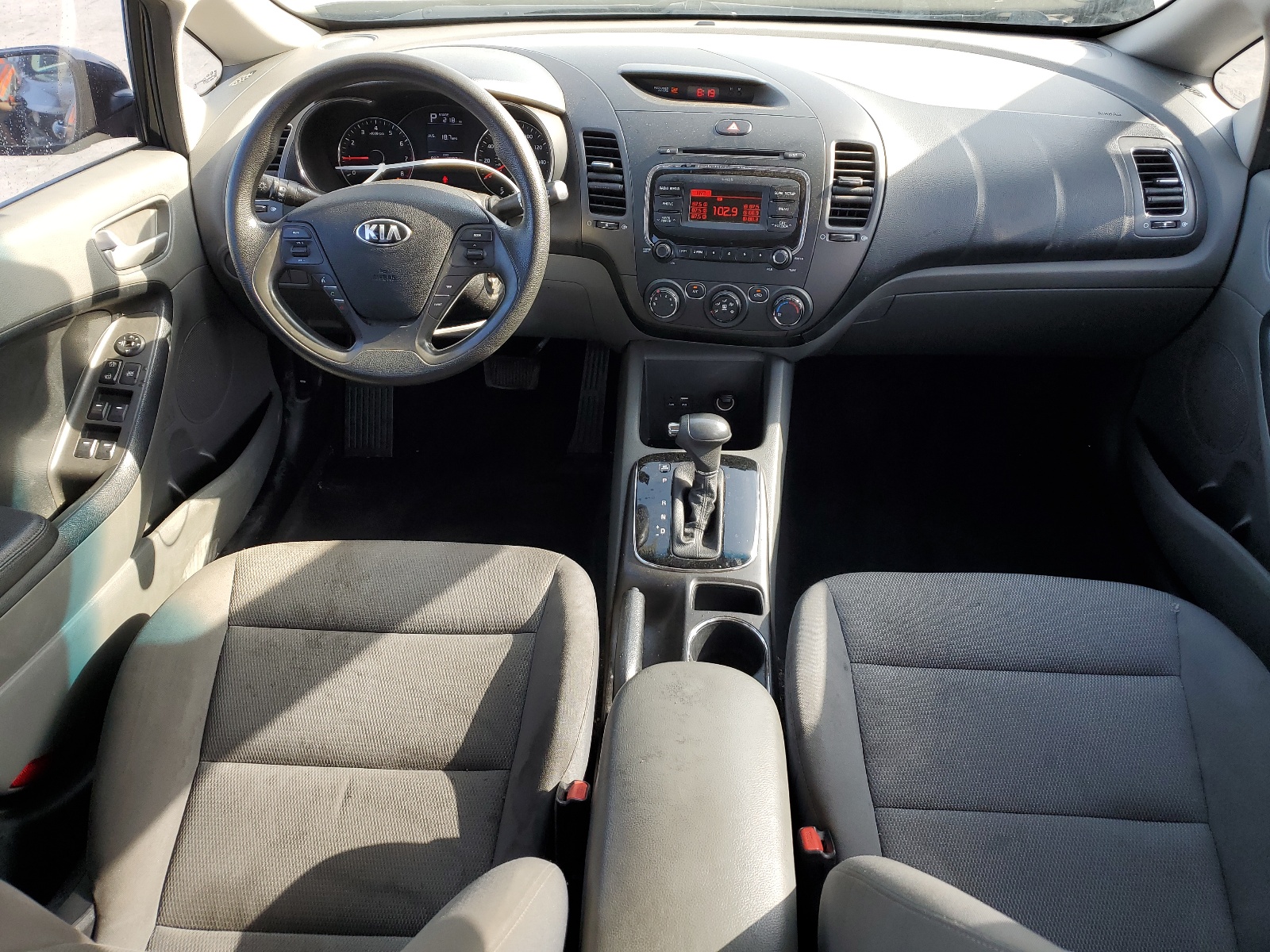 3KPFK4A73HE040826 2017 Kia Forte Lx