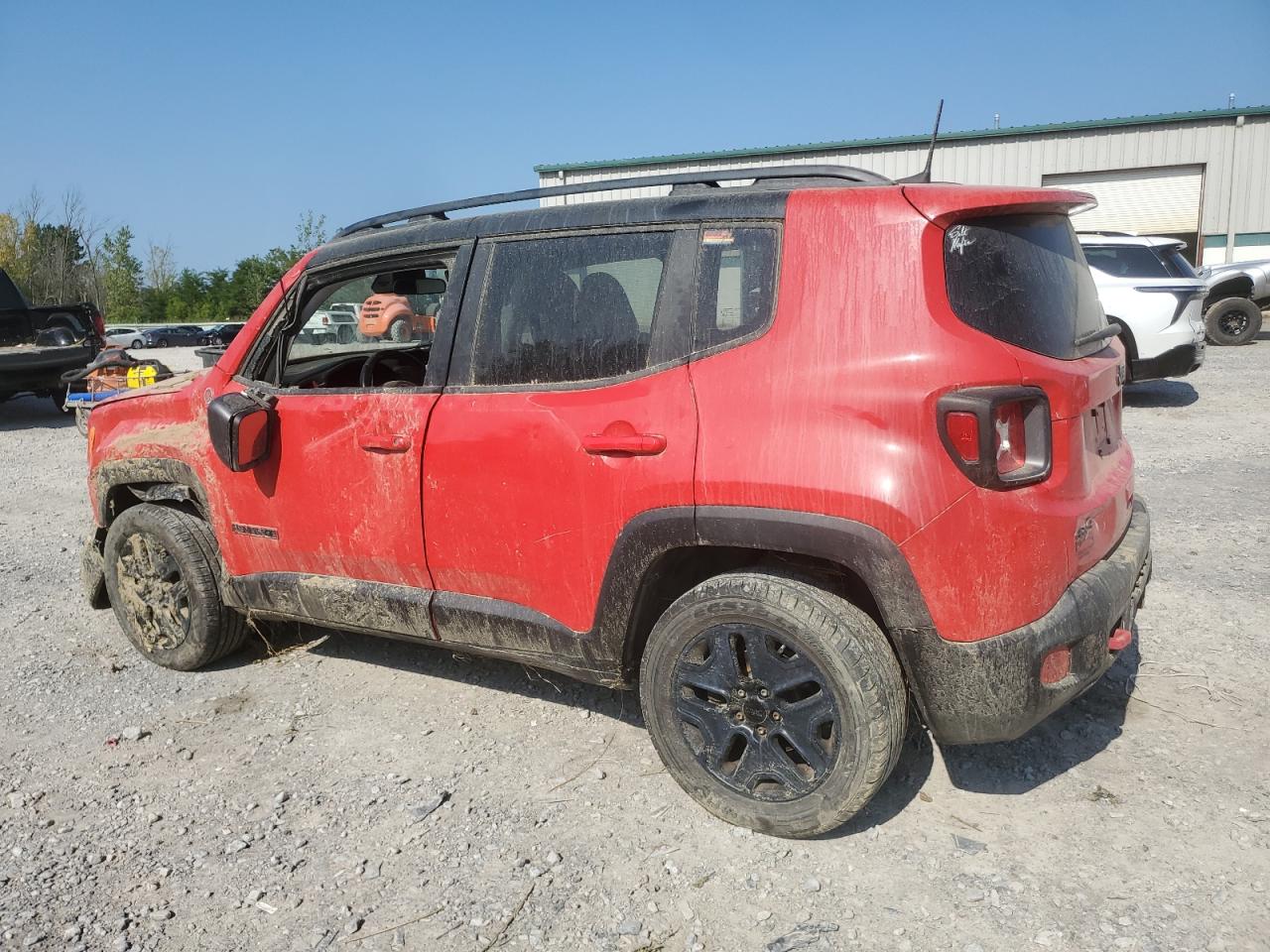 ZACCJBCB6JPH41915 2018 JEEP RENEGADE - Image 2