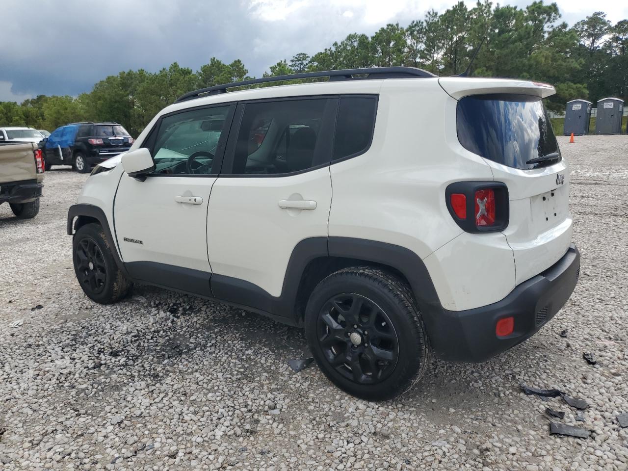 ZACCJABB5HPG40029 2017 JEEP RENEGADE - Image 2