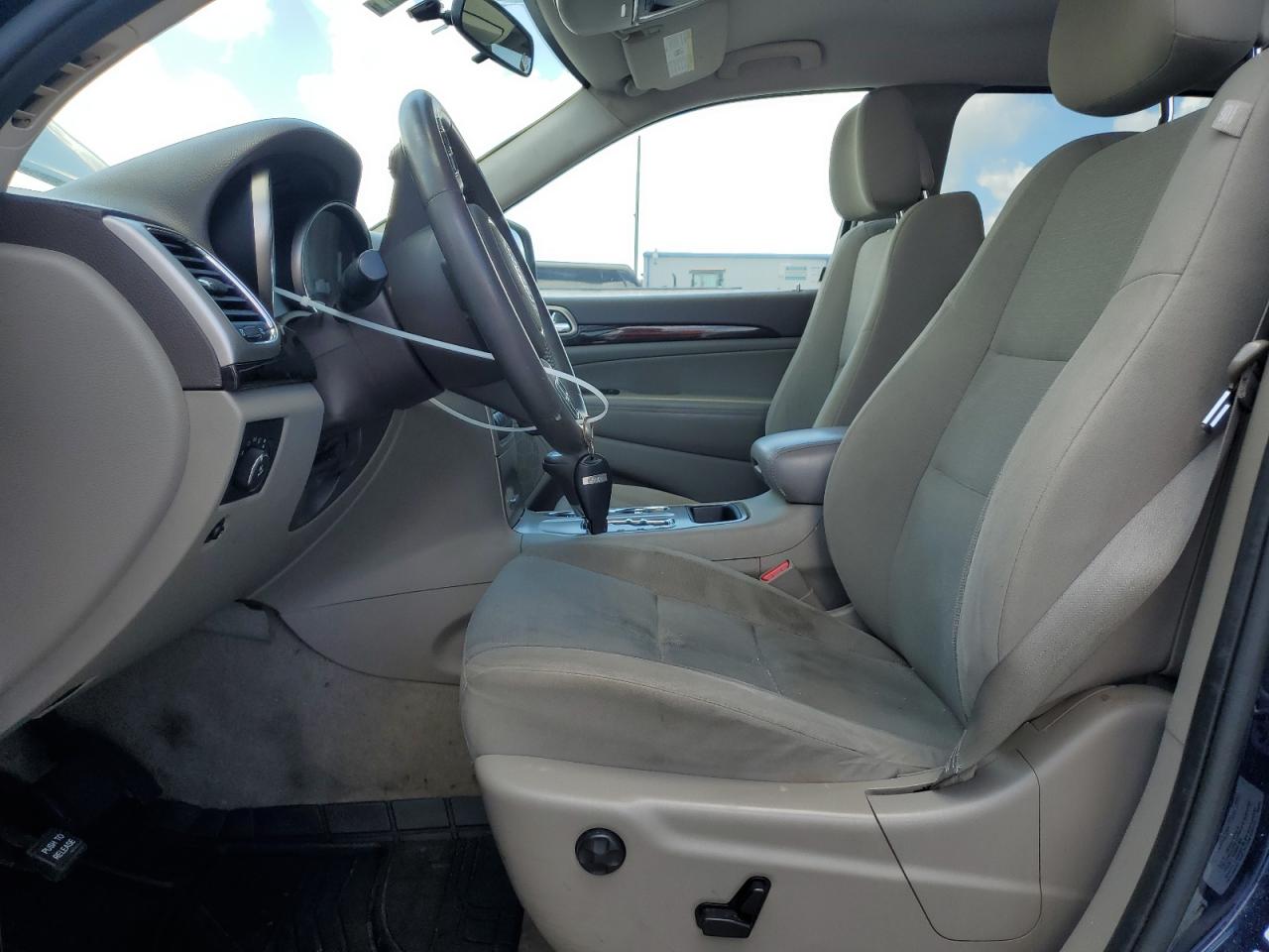 2012 Jeep Grand Cherokee - Image 7