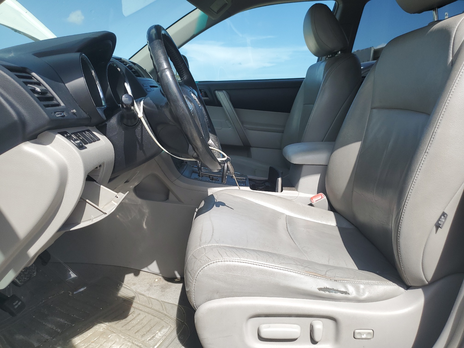 5TDJK3EH3AS009191 2010 Toyota Highlander Se