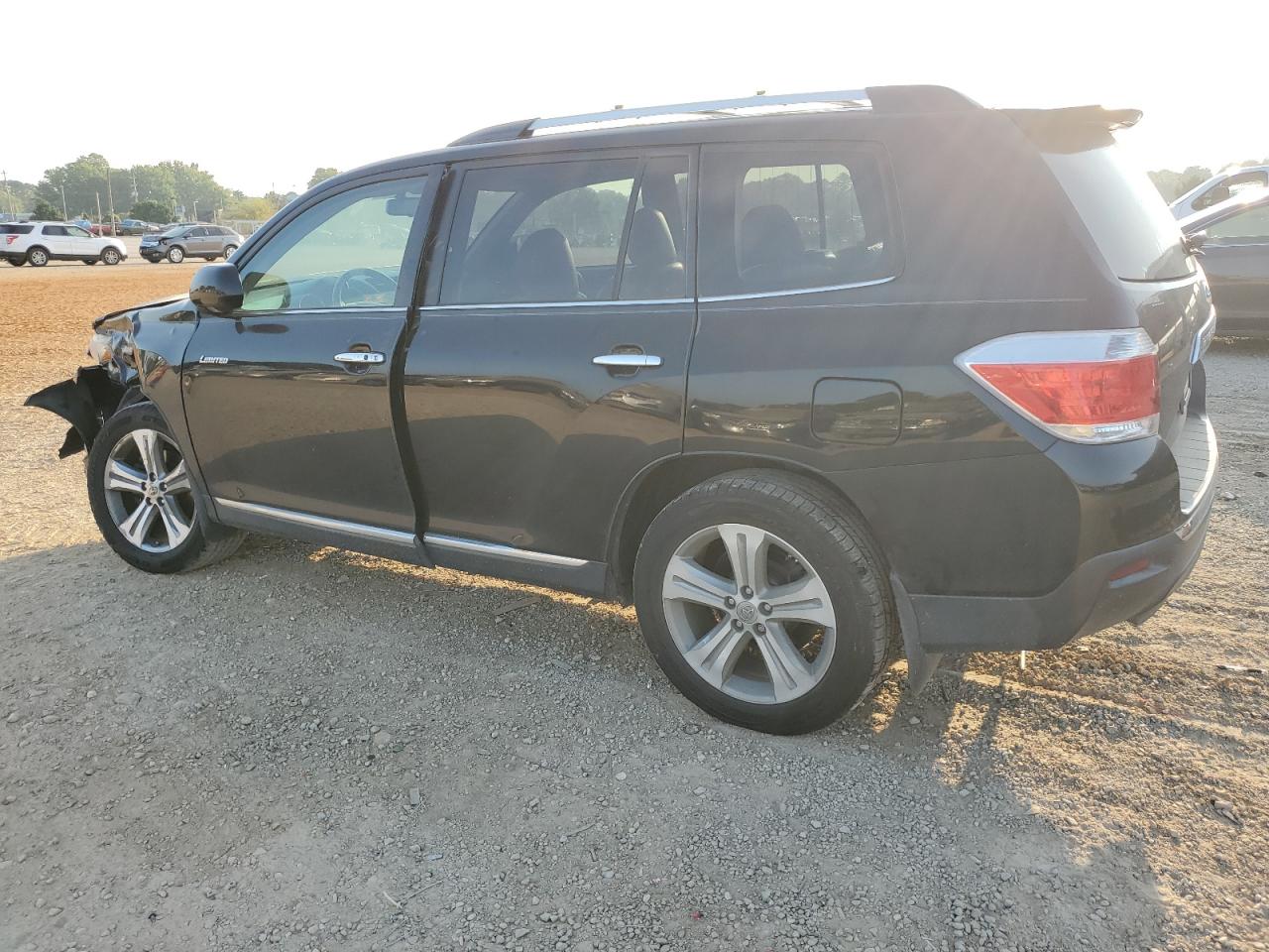 2012 Toyota Highlander - Image 2