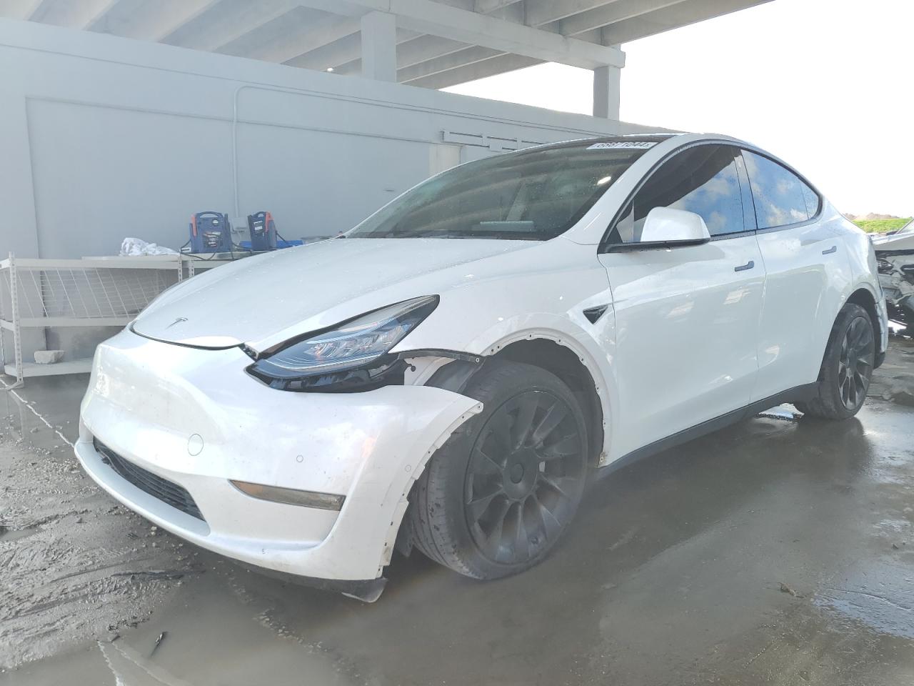 VIN 7SAYGDEE4NF449655 2022 TESLA MODEL Y no.1