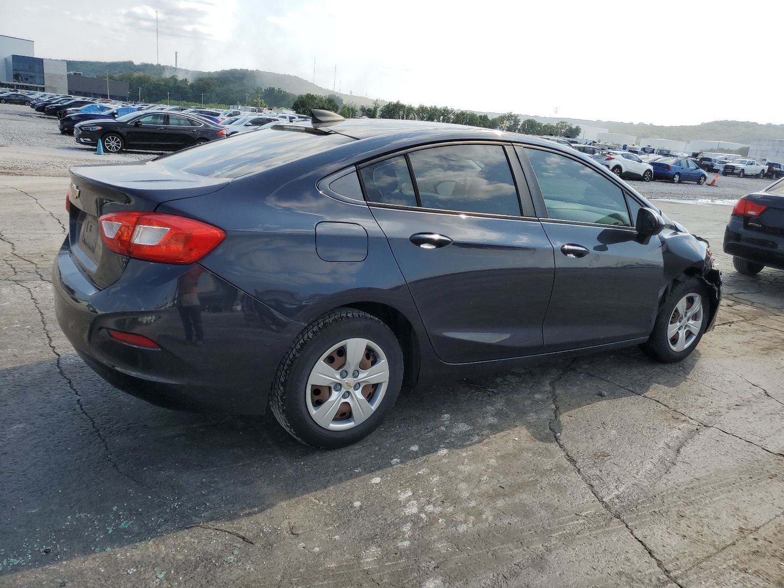 2016 Chevrolet Cruze Ls vin: 1G1BC5SM9G7231602