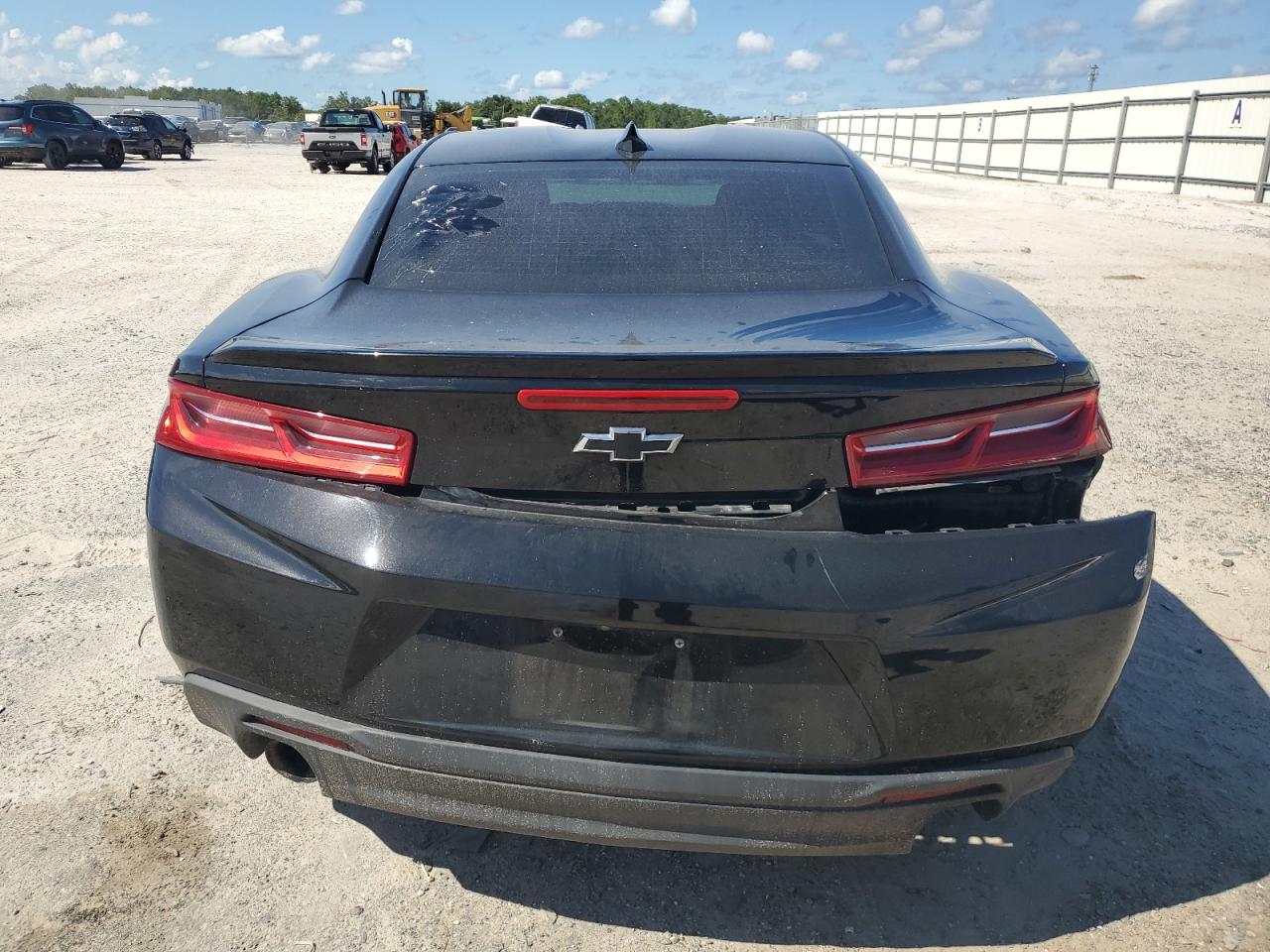 1G1FB1RS7J0145609 2018 Chevrolet Camaro Lt