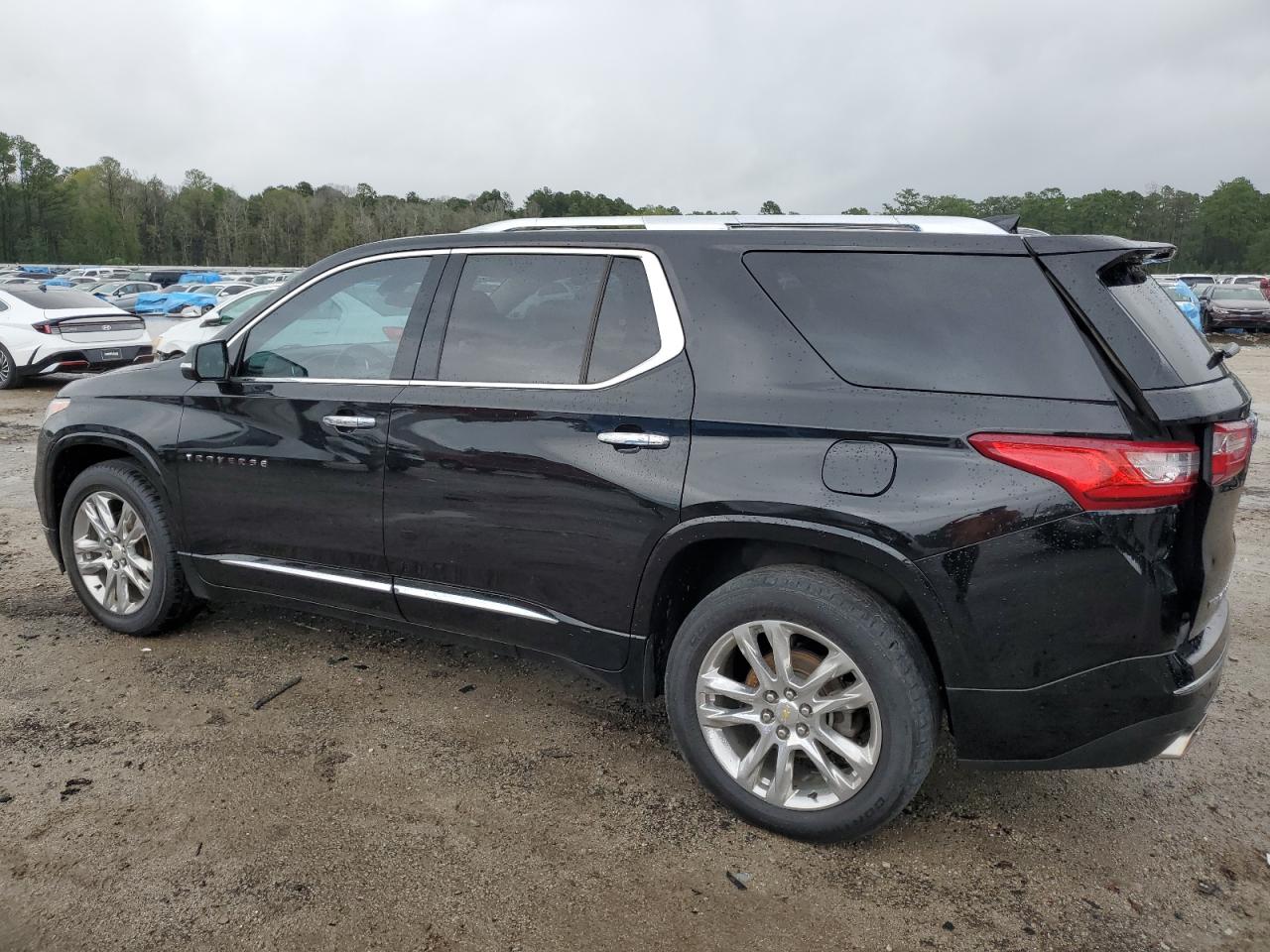 1GNEVKKWXJJ225050 2018 CHEVROLET TRAVERSE - Image 2