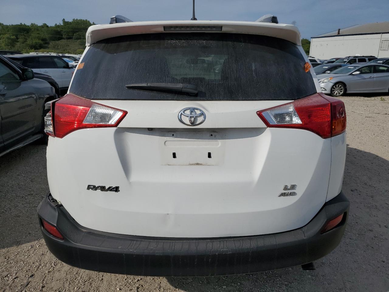 2T3BFREV4FW293552 2015 Toyota Rav4 Le