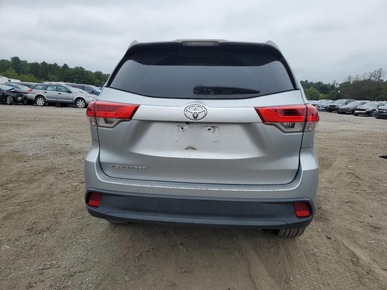 2018 Toyota Highlander Le VIN: 5TDZARFH5JS038263 Lot: 69623974