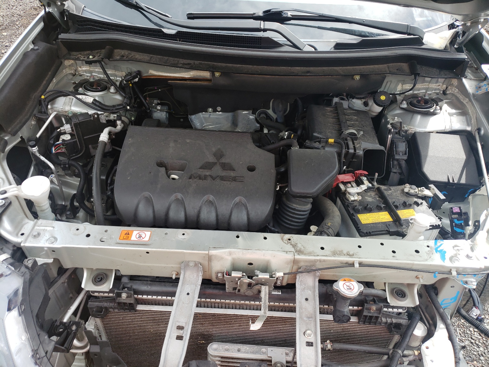 JA4AD3A3XLZ043192 2020 Mitsubishi Outlander Se