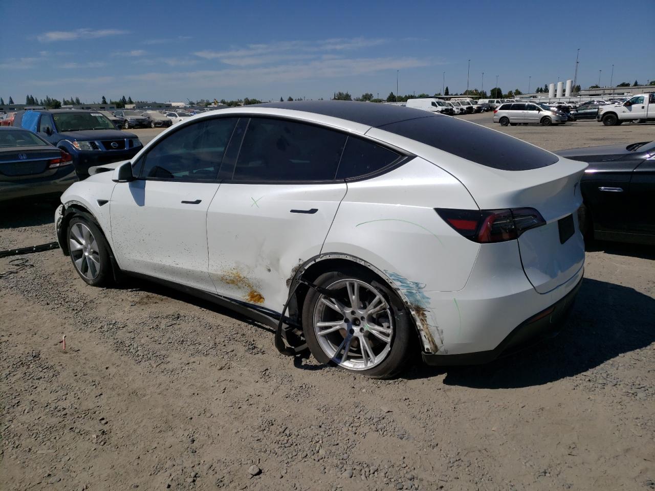 7SAYGDEE9PF620340 2023 TESLA MODEL Y - Image 2