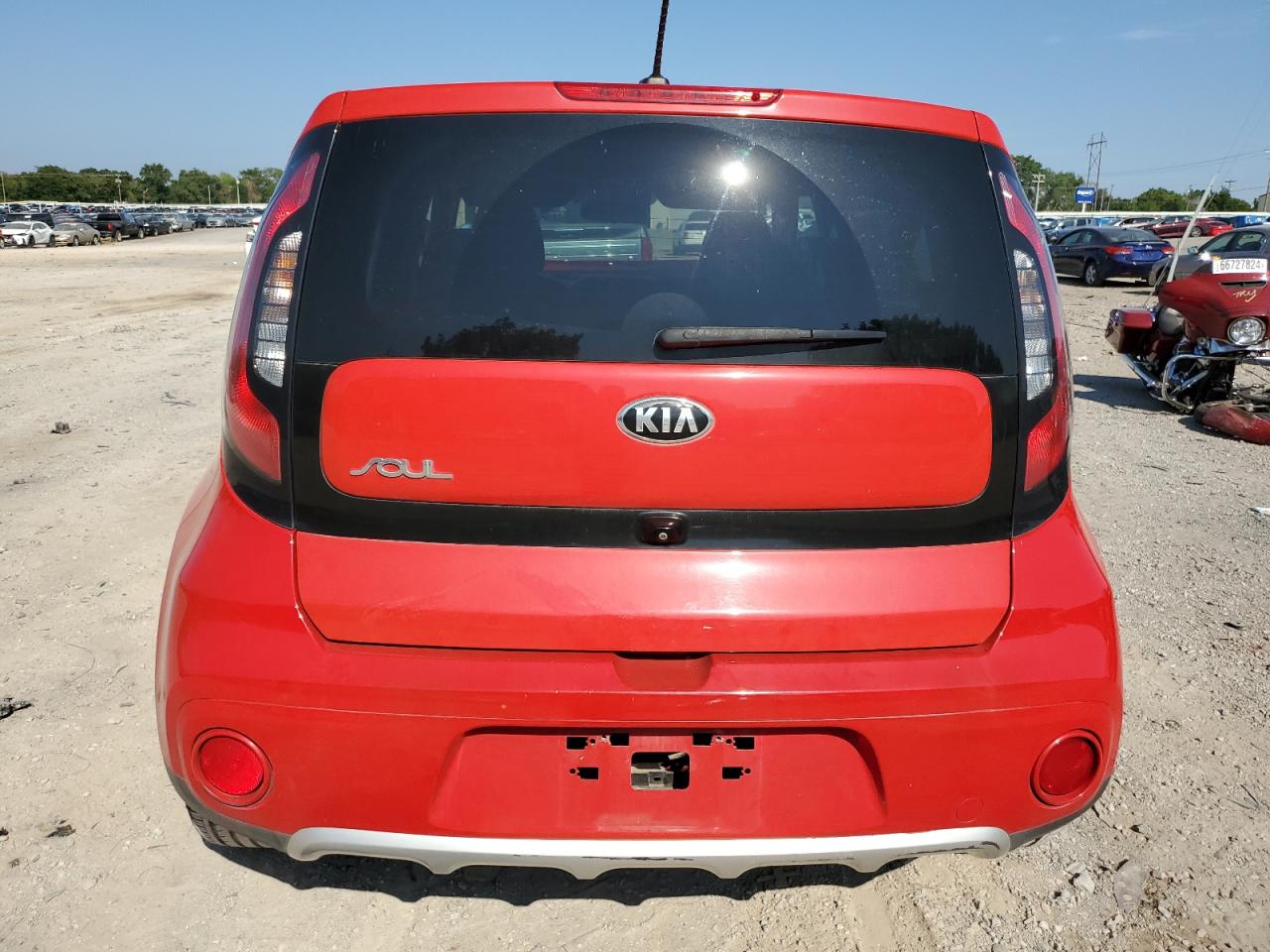 KNDJP3A57J7540577 2018 Kia Soul +