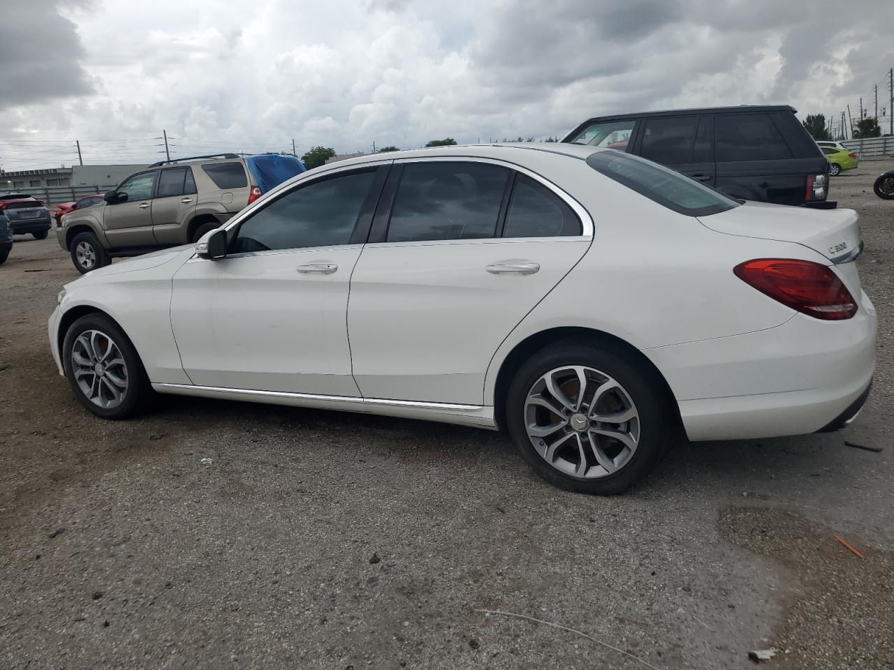 55SWF4KB5FU002625 2015 MERCEDES-BENZ C CLASS - Image 2