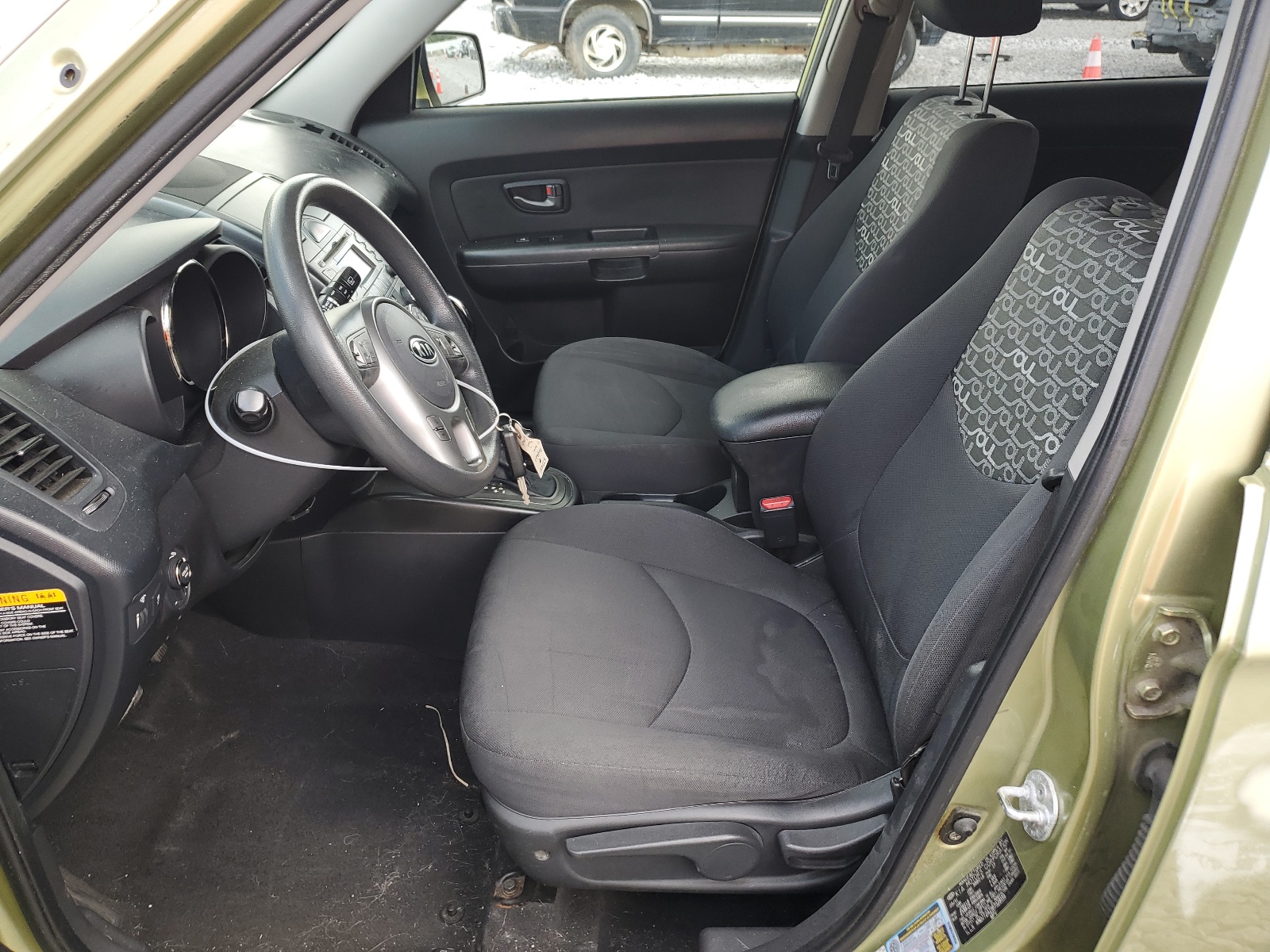 KNDJT2A21B7328139 2011 Kia Soul +