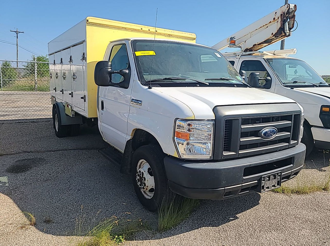 2017 Ford Econoline E450 Super Duty Cutaway Van vin: 1FDXE4FS4HDC72213