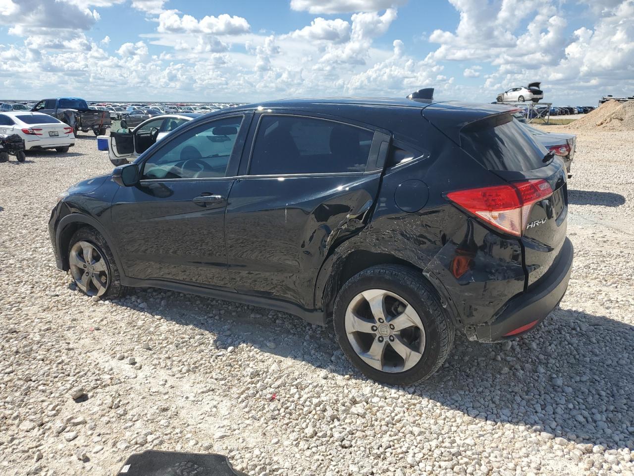 3CZRU5H54HG704079 2017 HONDA HR-V - Image 2