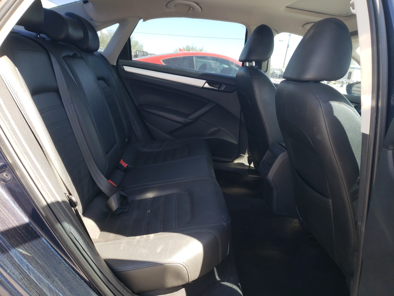 1VWBM7A36CC073243 2012 Volkswagen Passat Se